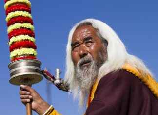 Bilgisayar Oyun Tasarımcısı Maaşları: Eğlence ve Teknoloji Sektöründe Gelirler Bilgisayar Oyun Tasarımcısı Maaşları: Eğlence ve Teknoloji Sektöründe Gelirler