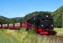 Demiryolu Mühendisi Maaşı: Tren Yolu Tasarımı ve Ulaşım Sistemleri Demiryolu Mühendisi Maaşı: Tren Yolu Tasarımı ve Ulaşım Sistemleri
