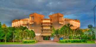 Gümrük Müşaviri Maaşı: Gümrük İşlemleri ve Lojistik Yönetimi Gümrük Müşaviri Maaşı: Gümrük İşlemleri ve Lojistik Yönetimi