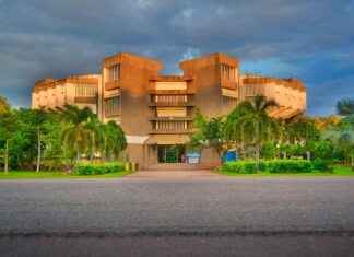 Gümrük Müşaviri Maaşı: Gümrük İşlemleri ve Lojistik Yönetimi Gümrük Müşaviri Maaşı: Gümrük İşlemleri ve Lojistik Yönetimi