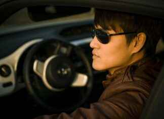 Romans Yazarı Maaşı: Edebiyat ve Yayıncılık Sektöründe Kazançlar Romans Yazarı Maaşı: Edebiyat ve Yayıncılık Sektöründe Kazançlar