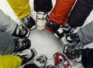 Sesli Kitap Anlatıcısı Maaşı: Dijital Yayıncılık ve Ses Üretimi Gelirleri Sesli Kitap Anlatıcısı Maaşı: Dijital Yayıncılık ve Ses Üretimi Gelirleri