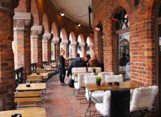 Teoloji Uzmanı Maaşları: Din Bilimleri ve Akademik Araştırmalar Teoloji Uzmanı Maaşları: Din Bilimleri ve Akademik Araştırmalar