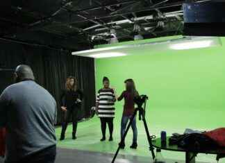 Yayın Yönetmeni Maaşları: Medya Stratejileri ve Yönetim Yayın Yönetmeni Maaşları: Medya Stratejileri ve Yönetim