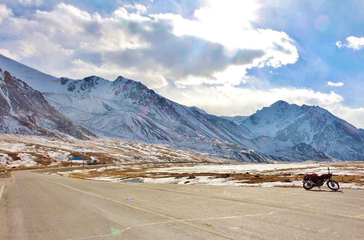 Pakistan’da Asgari Ücret Fiyatları ve Göçmenler için En Popüler İş İmkanları 8 Çalışma İzinleri ve Yasal Gereklilikler