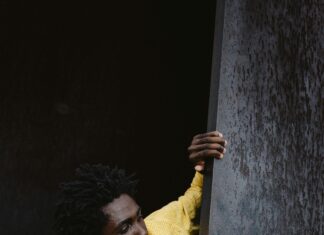 Metal Kredi Kartı Nedir? Avantajları ve Bilmeniz Gerekenler